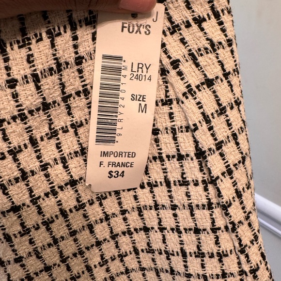 Black and white skirt with rippled black bottom - Picture 4 of 5